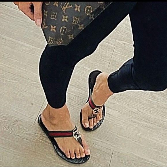 Gucci Dark Brown Sandals with Signature Green and Red Straps Authentic. - Picture 16 of 16